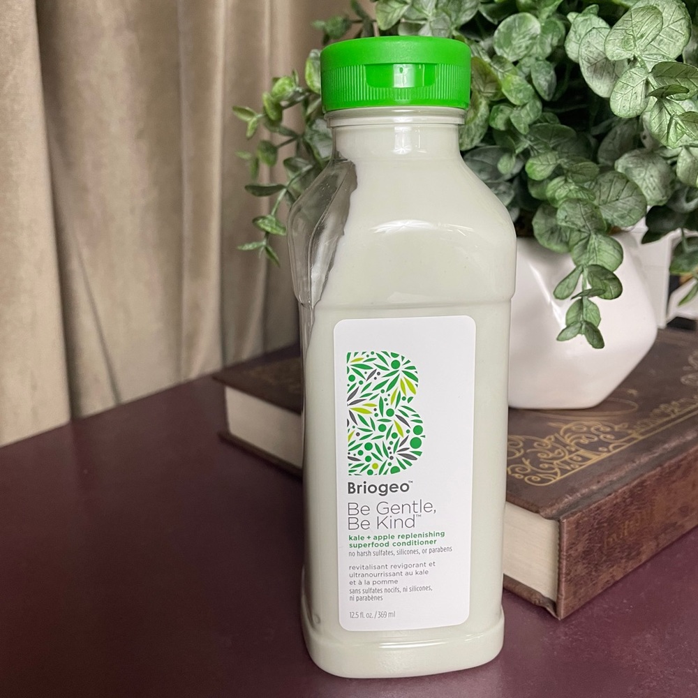 *Sealed Briogeo Superfood Kale + Apple Conditioner